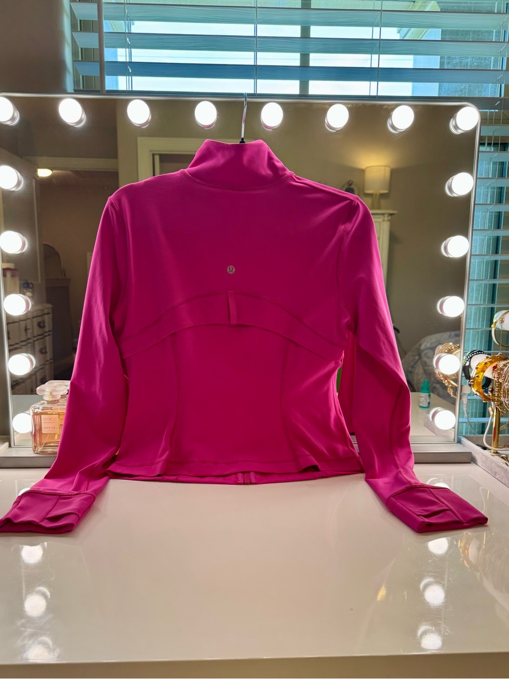 Lululemon Define Cropped Jacket Nulu Sonic Pink - Size 10 - Like New Condition - Picture 7 of 13